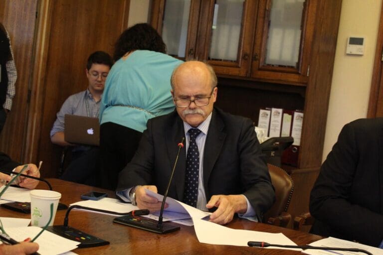 Cámara de Diputados aprueba proyecto para facilitar el funcionamiento de agrupaciones de adultos mayores