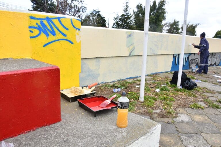 Vandalismo en espacios públicos genera millonarias pérdidas en Punta Arenas