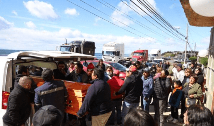 Camioneros rinden homenaje a Jovanny Álvarez en emotivo velorio en Río Seco
