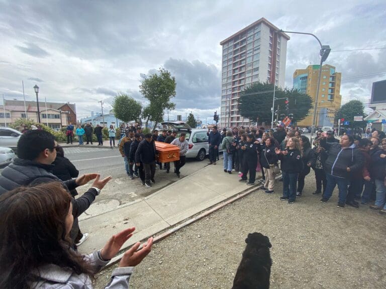 Despedida final a Jovanny Álvarez en Punta Arenas