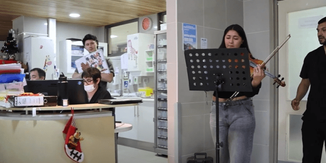 Hospital Clínico Magallanes introduce musicoterapia para prevenir el delirio y promover el bienestar integral