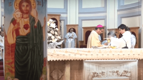 Magallánicos oran por el inicio del pontificado del Papa León XIV en emotiva misa en la Catedral